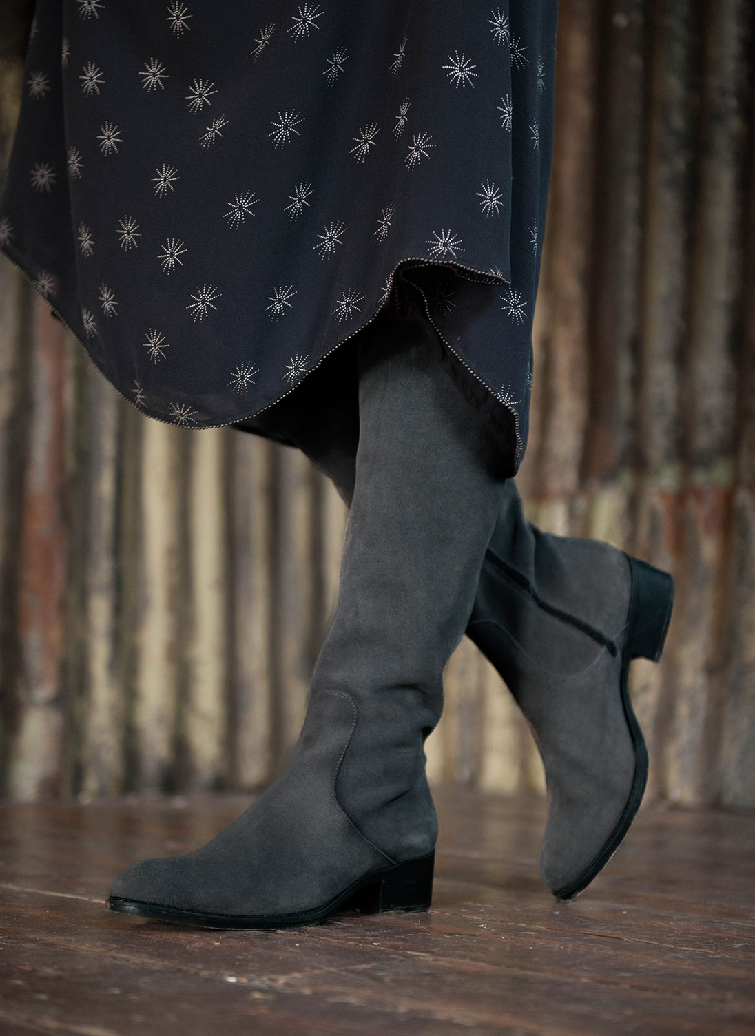 Knee High Suede Boots Dove grey