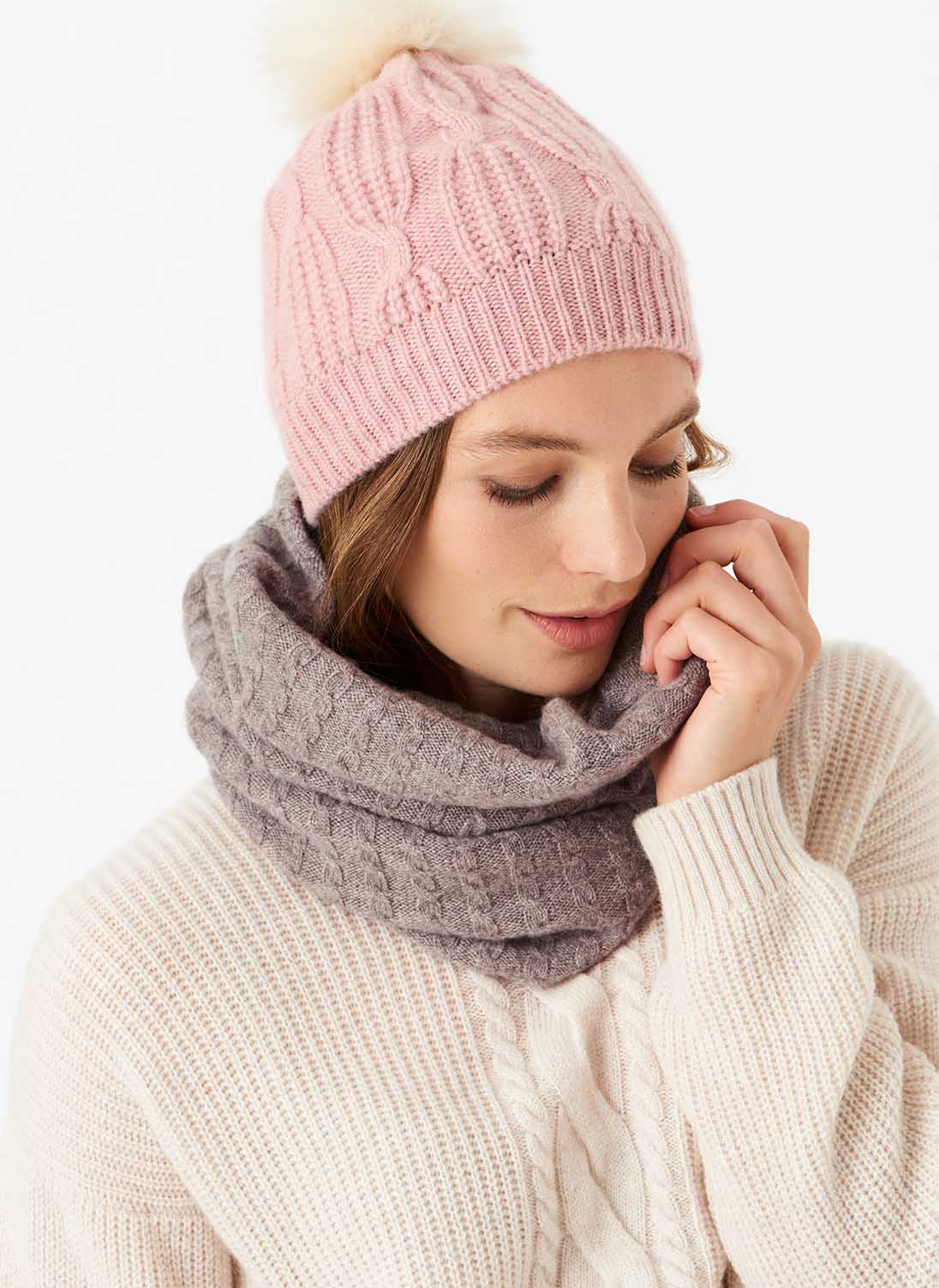 Cashmere Fine Cable Snood Fossil